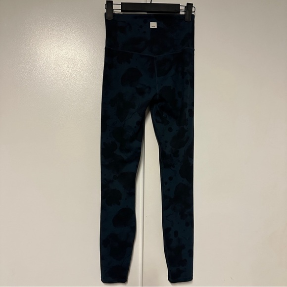 Vuori Studio Printed Leggings High Rise Waterdrop Blue camo Size XS - Picture 8 of 8